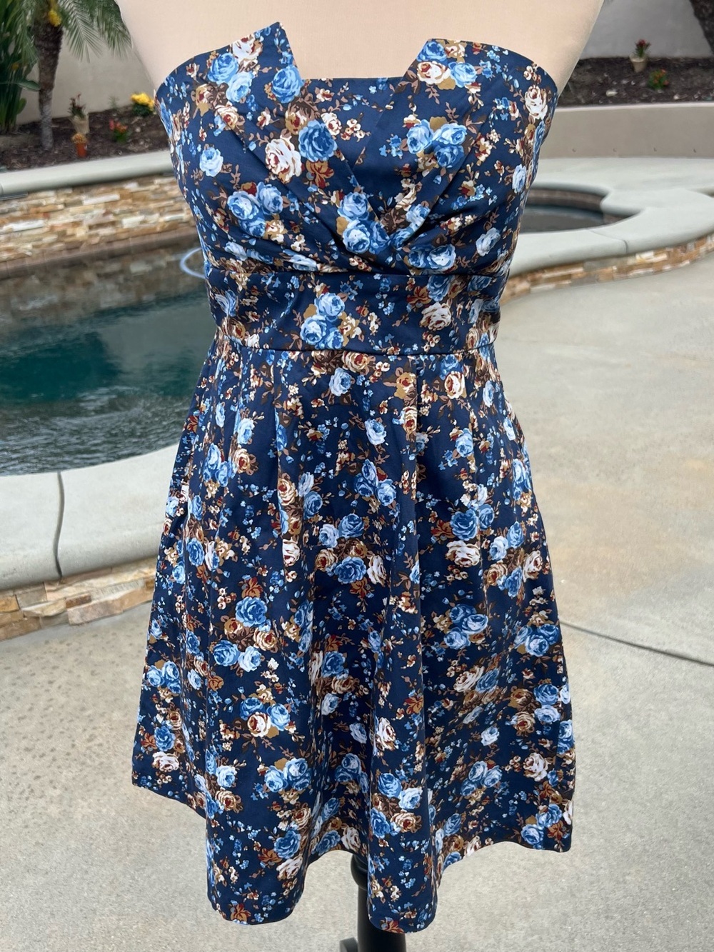 Lovely Day Strapless Floral Fit & Flare Dress – Blue Rose Print